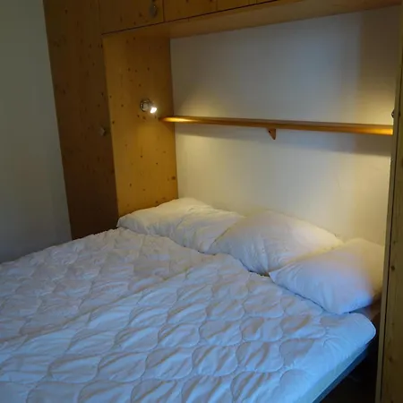 Spacious With Firepllace Apartment