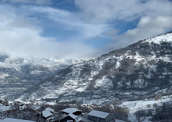 Spacious With Fireplace 公寓 *