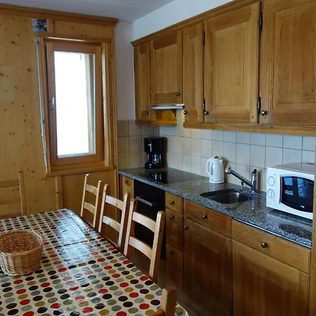 公寓 Spacious With Fireplace