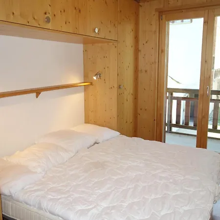 Spacious With Fireplace 公寓